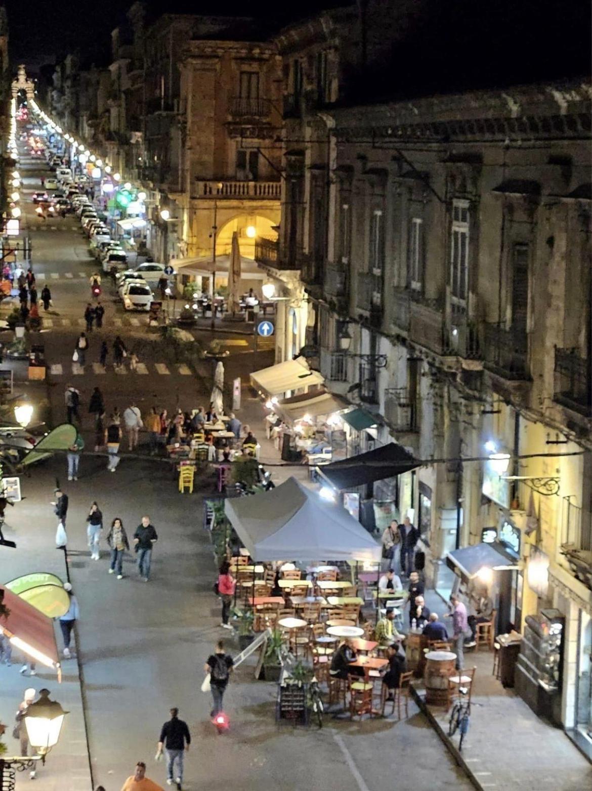 Central House Catania Historic Center מראה חיצוני תמונה